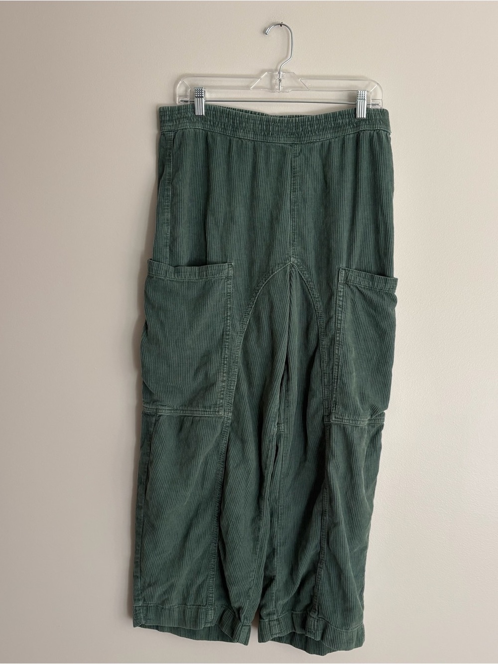 BDG Wide-Leg Corduroy Cargo Pants in Forest Green Size M